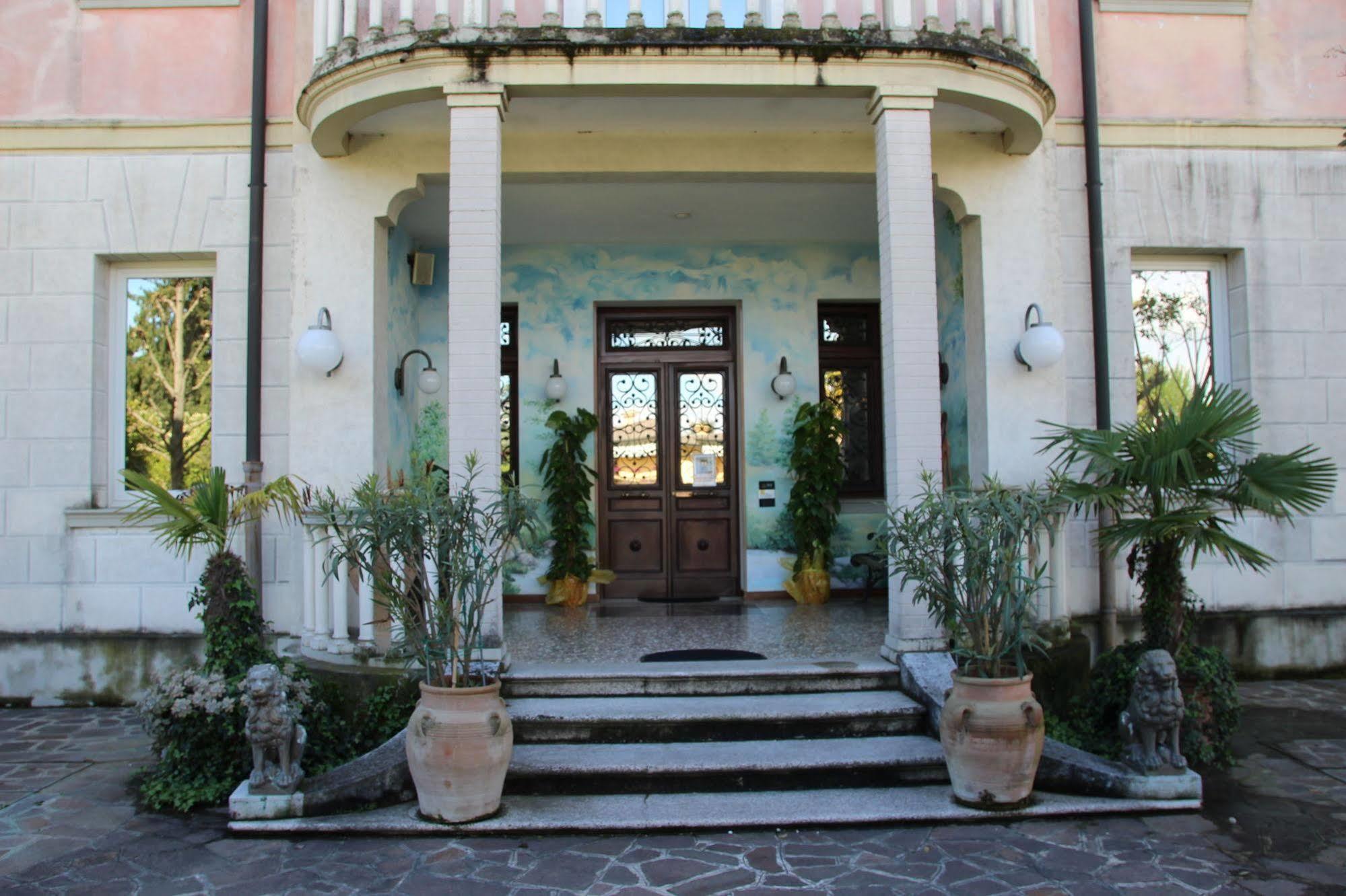 Park Hotel Villa Leon D'Oro Noventa di Piave Eksteriør billede